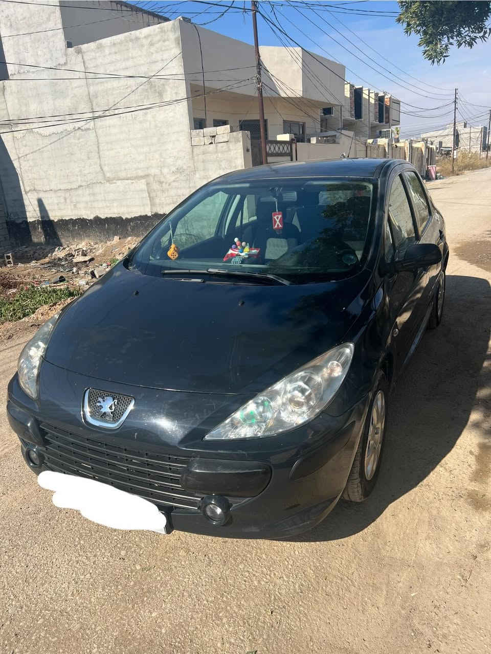 للبيع بيجو فرنسي موديل 2007  سياره باسمي تحويل ثاني يوم  السياره كامله مابي شي  السعر 50 ورقه وبيها مجال يسيط الشراي يتصل ‪+964 776 424 6638‬
