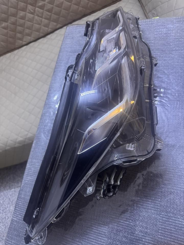 السلام عليكم ، بكلايت كورلا شكل الخليجي بي فقط هذا الفطر الكدامك جداً بسيط سعره 170 الف ، اما الارضيات بسعر 60  
مكاني بغداد الزعفرانيه 
***********
