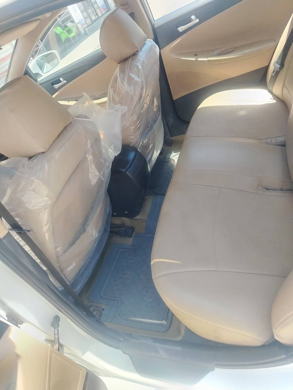 سوناتا 2011 خليجي رقم اربيل بأسمي السياره كفاله فقط بنيد مبدل بلادي  اثر تكشير صبغ بدون ضربه  مواصفاتها// حساسات خلفي مري شفط تحكم ستيرن شاشه فول سمارت كشنات جلد  كهرباء   ويل كروم بنوراما فتحه السياره فول عدا البصمه دورة ماي  جديده دورة احتراق جديده تبريد جديد مشتغله ثلج السعر122$ وبيها مجال مكاني بابل ***********
