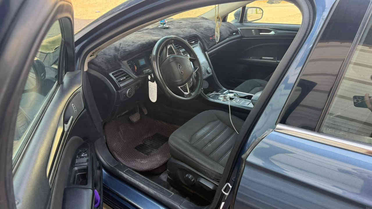 السلام عليكم 
للبيع فورد فيوجن موديل 2018 رقم اربيل ب اسمنا بيها قطعتين صبغ فقط 
السياره فئه s المحرك المرغوب 2500 
السياره كلش نضيفه عليها ادامه كامله تخم تاير جديد تبريد ثلج باتري صدر منظومه بانزين ترايك وين ميعجبك سياره كلش نشطه واستعمال ايد وحده 
سعرها 132 وبيها مجال قليل 
السياره ماشيه 161 الف 
ممتواجد عل فيس
واي استفسار الاتصال على الرقم ***********

للعلم مكان السياره صلاح الدين
