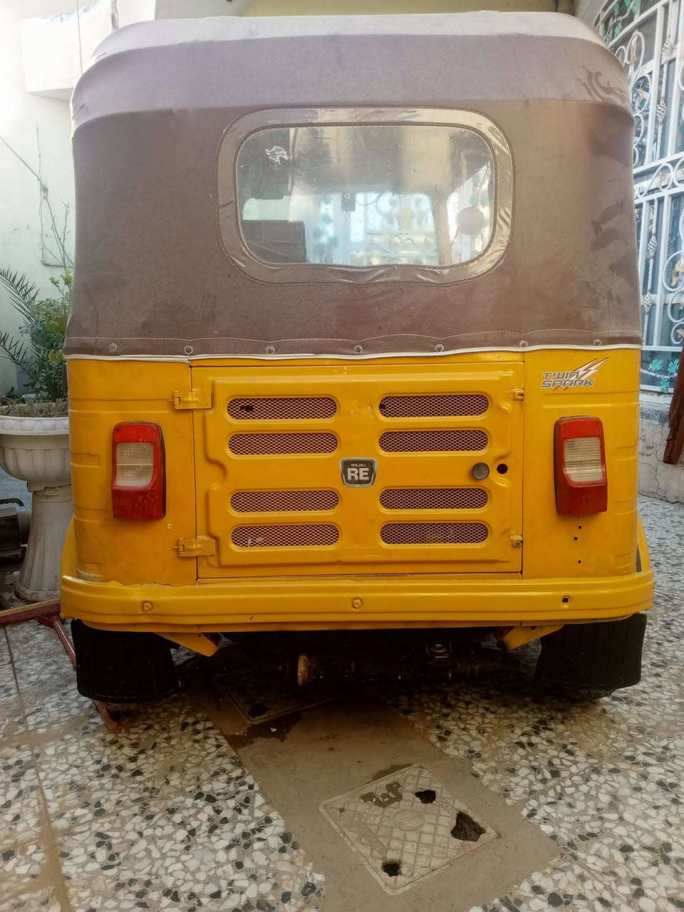 سلام عليكم تكاتك للبيع  موديل 2019/11/16محسوبه عل2020شركه غبور القلم مابيه لامعجون ولاصبغ دوس معمرات جدد تكتك منفوضه كلشي جديد سعر5500وبيه مجال حك الجيه***********
