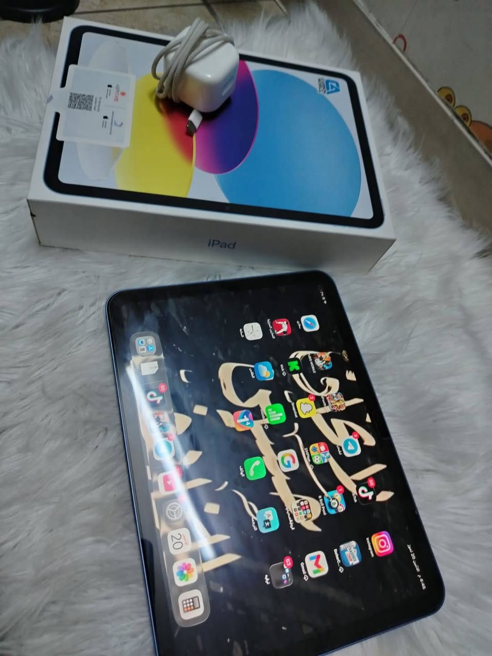 ايباد ابل 10 أصلي من شركه مستخدم ذاكره 64 عشوائية 4 نضافه 100٪ مع الكارتون الايباد والشاحنه الاصليه الي تجي مع الكارتون وآلحافضه الاتصال ***********
