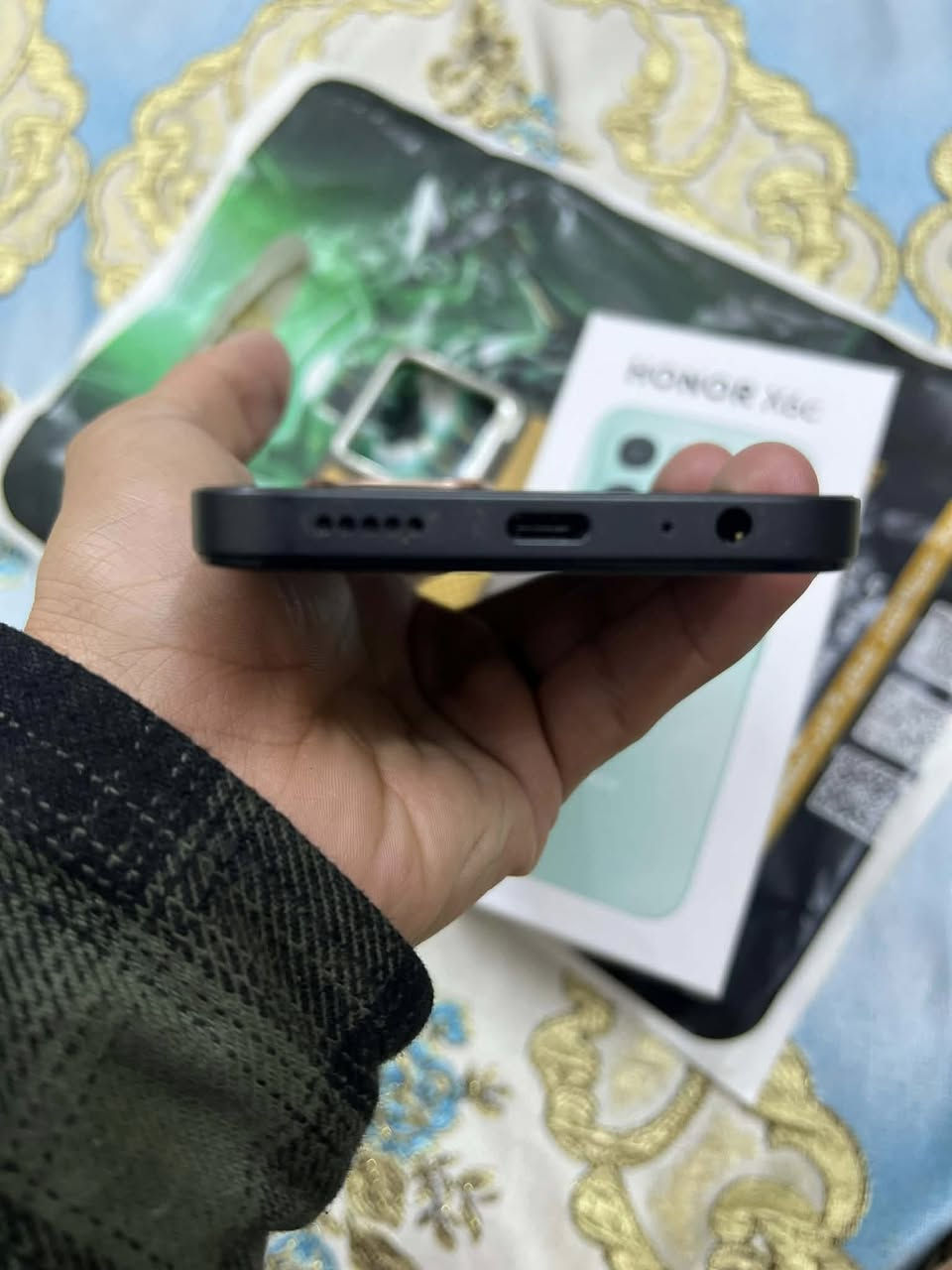 السلام عليكم للبيع هونر اكس 6 سي ذاكره 128 هيرتزيه 120 عشوائيه 4 + 4 جديد استخدام اقل شهر مكانه بغداد العبيدي  مستعجل على البيعه السعر 110 الاتصال هذا رقمي,***********
