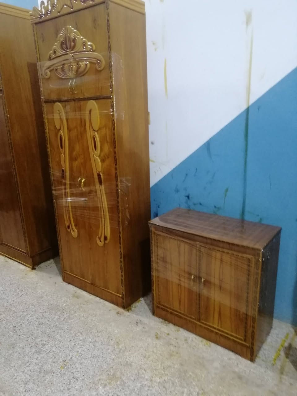 السلام عليكم غرفه للبيع ٦باب طابقين صاج ظهر جرجوبه استعمال كلش قليل فول نضافه بشرط السعر ٧٧٥ الف وبيه مجال العنوان بعقوبه كاطون الرازي شارع ابو رباح قرب مرطبات لسيد مزاد ابو كرار الغريباوي ***********
