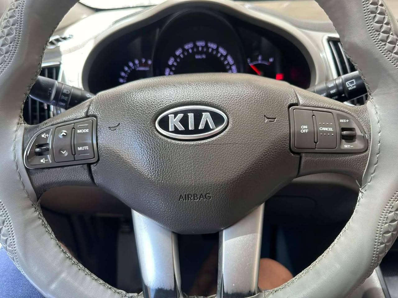 سبورتج 2011فول مواصفات
كفالة عامه
رقم بغداد باسمي
رقم الهاتف 
***********السياره اكلين
السعر 150وبيها مجال
