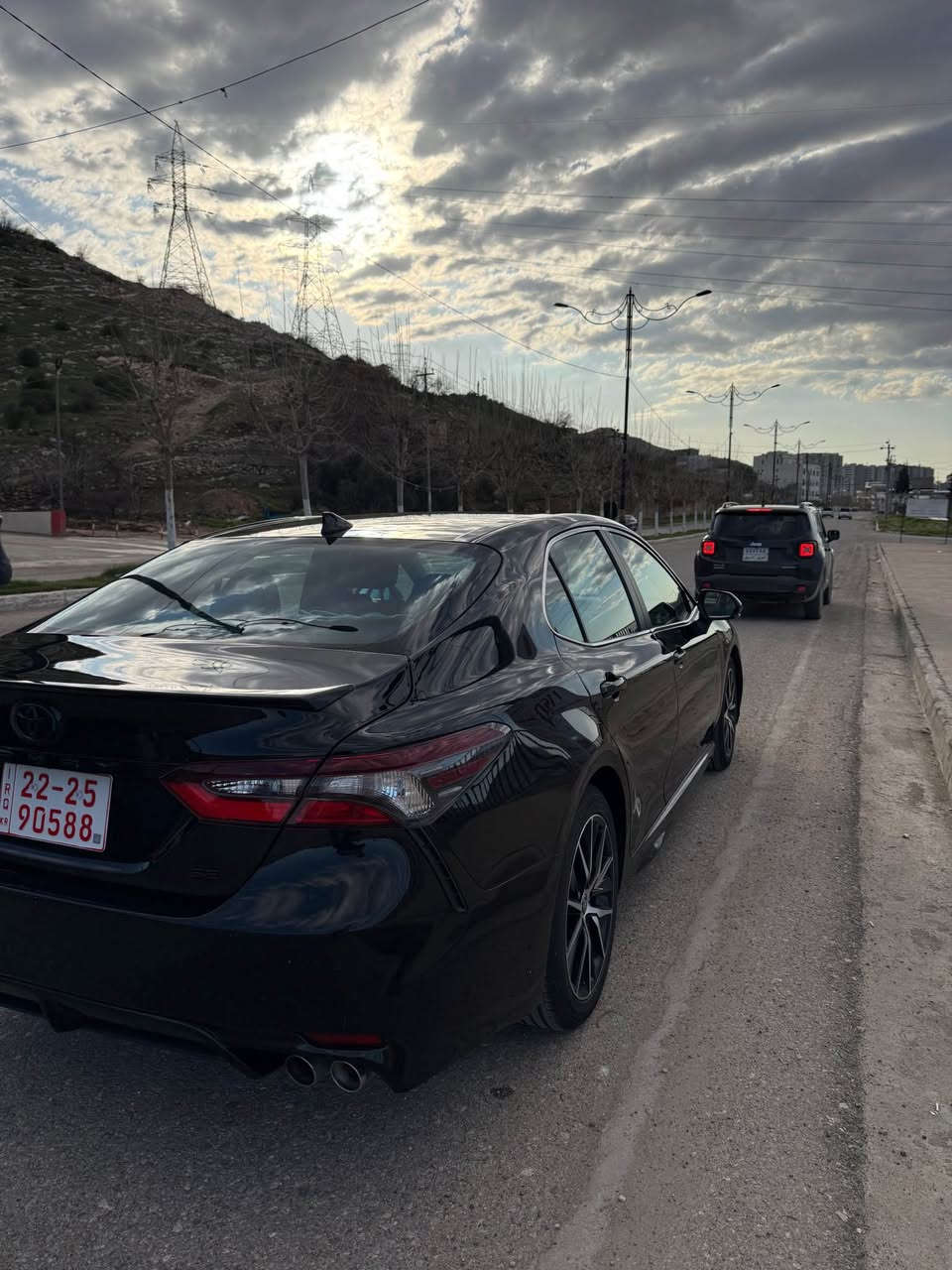 كامري 2024 مواصفات  SE  تترقم شمالي للبيع السعر 180 ورقة او مجال السياره بيها جاملغ او بونيد صبغ + شبر جاملغ الخلفي شرط الترقم للشراء واتس اب *********** دهوك, العراق
