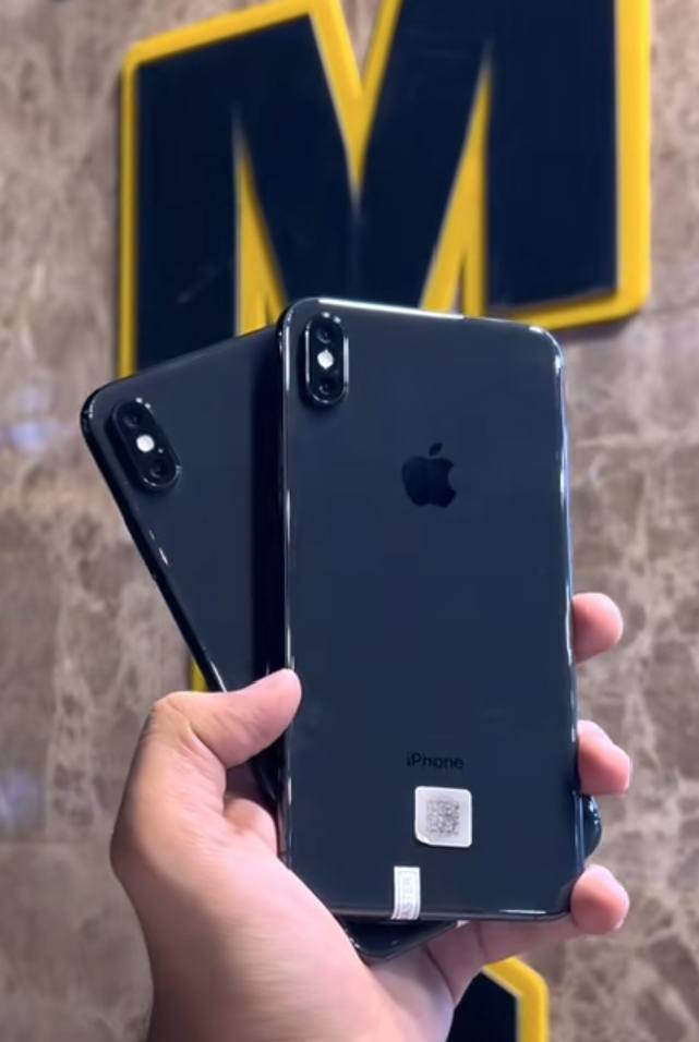 اكس ماكس بطاريه 79ذاكره 256مكفول من كلشي عل فحص واساب***********
