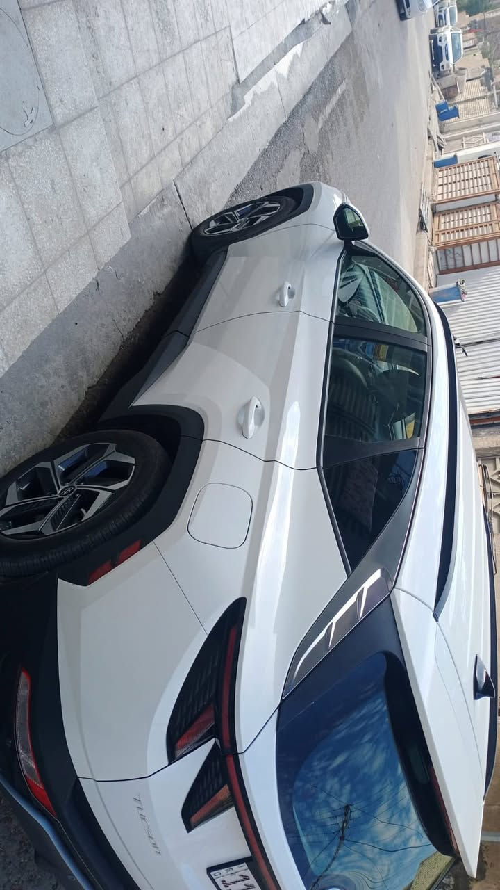 توسان مديل 24 رقم بغداد وارد امريكي 
حادث موضح بالصور تبديل الجنطه نفس اللون وشويه بيها سحب بالحوض 
صار بيها حادث ابغداد 
تبديل باب خلفي وتصليح الجاملغ وصور التصليح موجوده 
فول مواصفات 
بصمة أبواب 
بصمة تشغيل 
فتحة سقف 
كشنات جلد 
حساس امامي وخلفي 
رادار جانبي 
تحكمات استيرن 
كشن السائق كهربائي 
ماشية 22 الف كيلو 
مكينة 2500 
اي نقص مابيها 
السيارة جديده بمعنى الكلمة 
اني مكلف بالنشر 
مكانها بغداد كفائات العبيدي 
رقم صاحب السيارة   ‭0770 086 3020‬
السعر 193 بيها مجال
