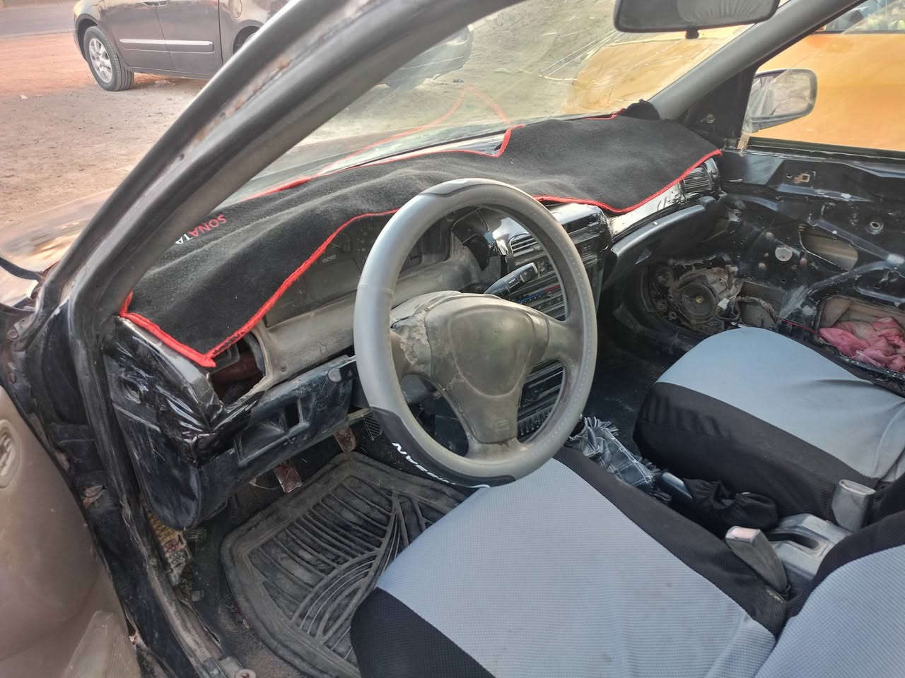 سلام عليكم كيا سيفيا للبيع موديل 93 السعر 16 ورقة رقم ديالى حاءز ثالث العنوان واسط العزيزية الاتصال ع رقم الهاتف ***********
