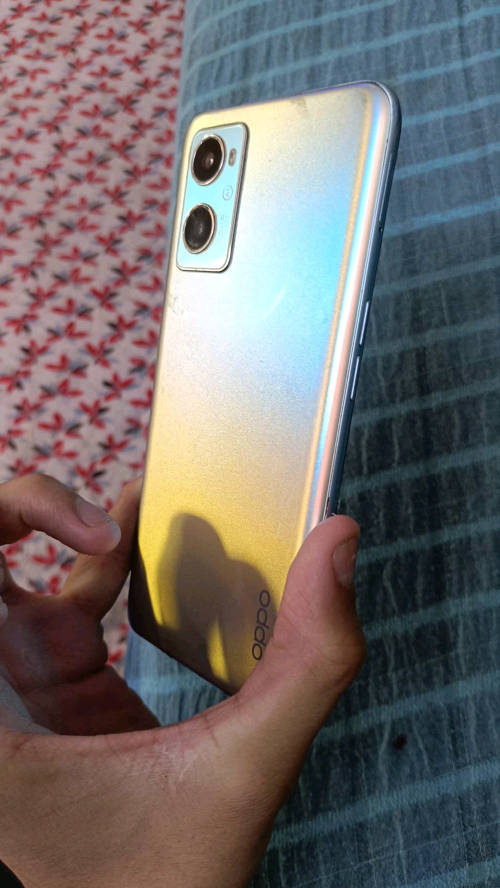 السلام عليكم جهاز اوبو للبيع جهاز حلو ومميز حته لونه 

جميل مبدل شاشه اصليه وشاشه بيه شوي لثمه من فوك يم 

سماعه الاماميه ما تبين بطاريه🔋500 مللي امبير  ذاكره 256 صوت جهاز روعه جوده عاليه بصمه شغاله ولباقي كله شغال سعره 133 وبي مجال عنوان بغداد الزعفرانيه 🤍 