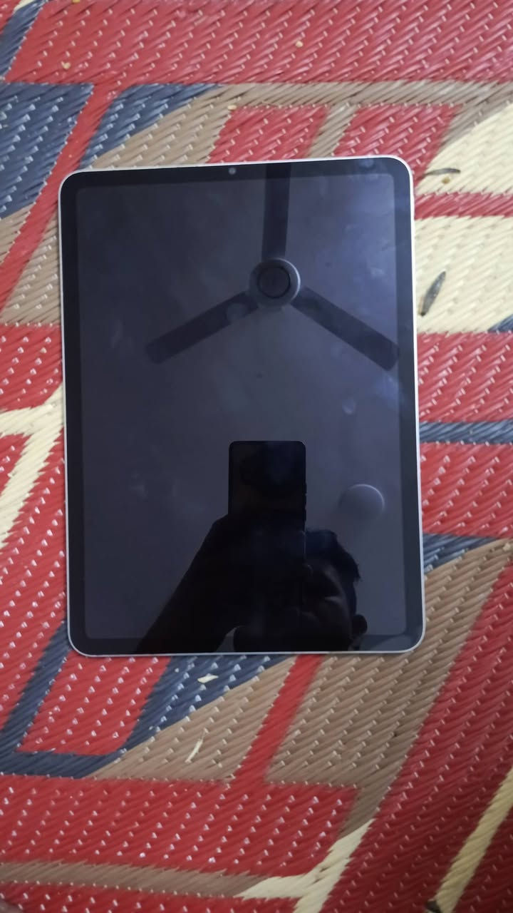 للبيع مستعجل بطاريه 88مكاني بغداذ حي لبتول سعر750لتواصل *********** ملحقات كامله مع براد نضيف الايباد كلش
