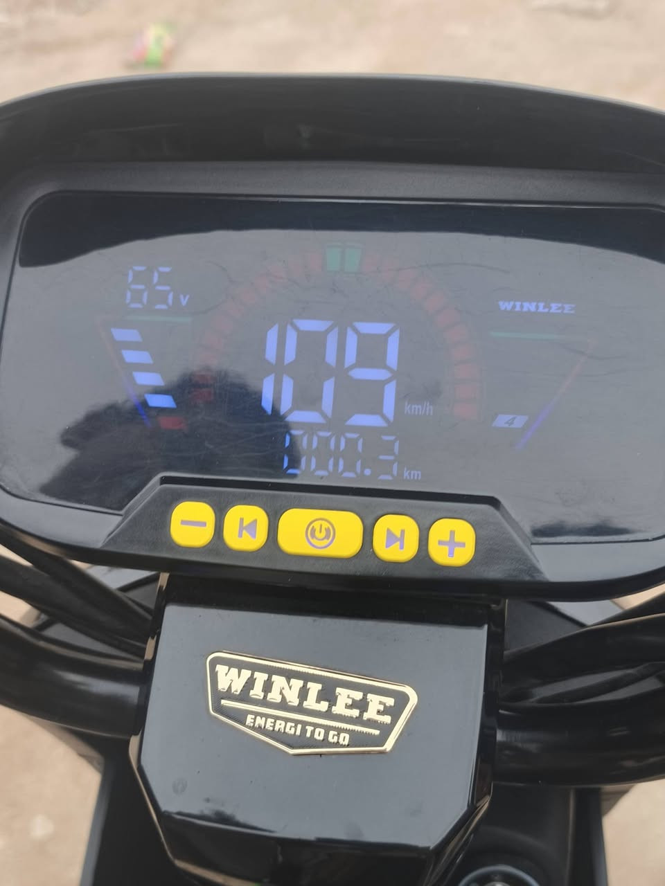 باسكل شحن R9 السرعة 109 المده الستخدام 2 اشهر من شركه ولي البكاريات 5 معه بصمه و سويجات 2 وكارتات2 معه كامل ملحقاته ولي يريد يسال بعد يراسلني خاص


**إذا كنت صاحب هذا الإعلان وتريد حذفه لأي سبب، رجاءا أرسل رسالة إلى الدعم الفني**