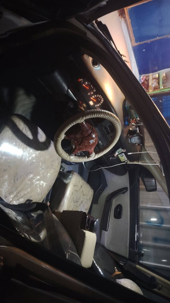 السلام عليكم سمند 2009 استيراد خاص لون ذهبي بلاديه السياره بيها بارد شبر بل جاملغ الخلفي بنيد والجاملغات المامي مضروب كلير بدون ضربه ولا صبغ كلير لان بيها جراد خفيف مكينه كير تبريد خير من الله صرف بانزين ماكو سياره مملعوب بكهربائياتها زوج تاير امامي جديد سياره جديد شواصي الغود لايت مسجل سستم سماعات منصايه مازدات جدد سياره متعوب عليها مكاني ابوغريب الزيتون سعر 45وبيها مجال قليل وات ساب فقط ***********
