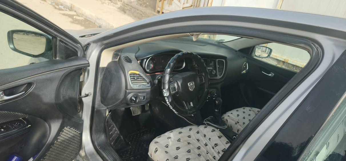 سلام عليكم دودج دارت ٢٠١٥ وارد تبديل دعاميه اماميه فقط والباقي كفاله ليبل واحد موااصفاته المعروفه مكينه وكير شرط جدد تخم تاير جديد رقم ذي قار نكليزي بسمي تحويل مباشر سنويه لل ٢٠٣١ مكانه ناصريه مركز ترهم بيع او مراوس لاستفسار ***********
