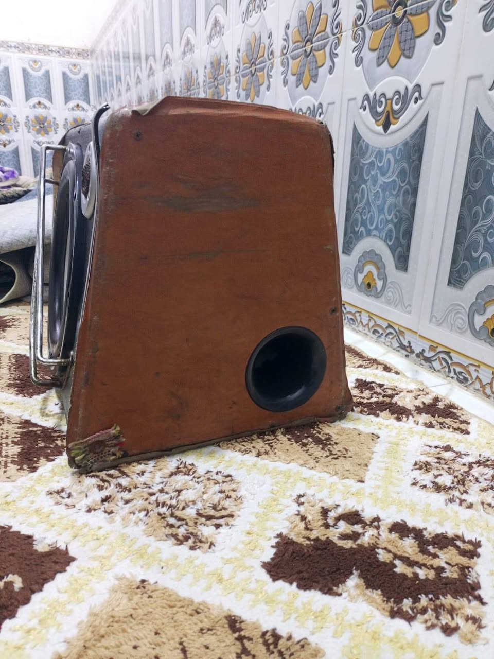 مضخم سياره حجم كبير نضيف استخدام قليل يشتغل بس دمام (مابي صوت) السعر 60 الف للتواصل مع هذا الرقم ***********
