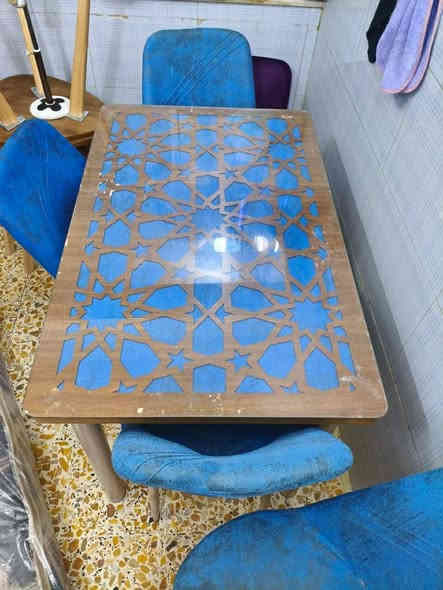 للبيع ميز مع 4 كراسي

السعر 100
عماره ميسان

***********
