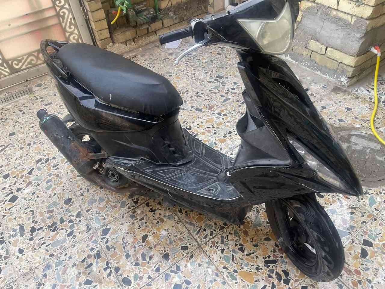 السلام عليكم ماكس مضلع للبيع دراجه كابريتر جديد الدراجه  مكيننه ناعمه صلنصه رياضي بس مراات تأخر بلتشغيل ابيعها ع وضعها ب ٣٠٠ وبيها مجال مكاني العبيدي 
***********
