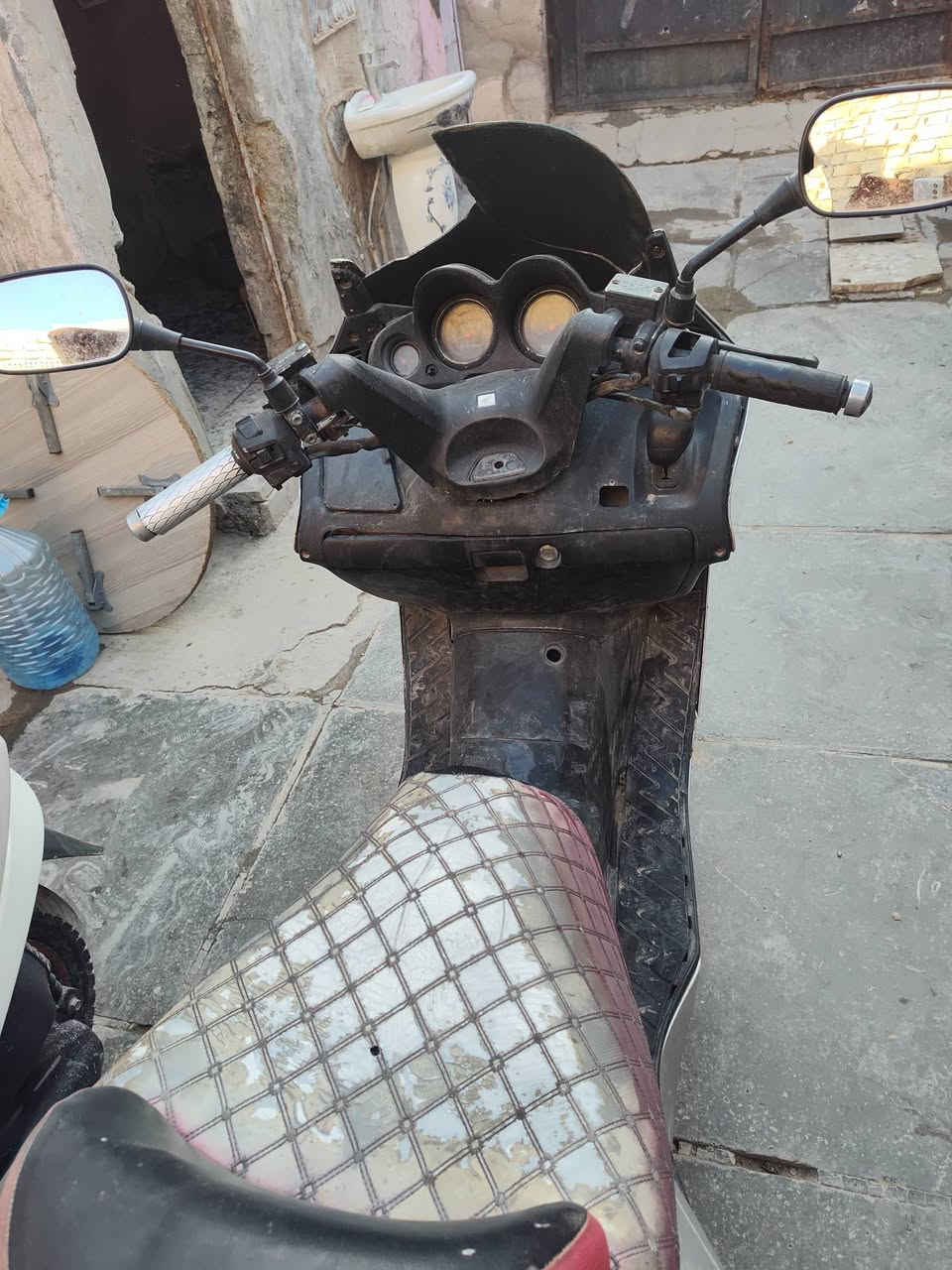 دراجه شغاله ابيع بسعر التفصيخ
قيم واخذها مكانها بغداد مدينه الصدر 
***********
