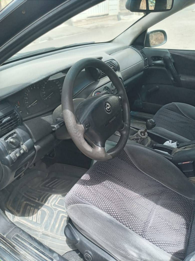 أوبل أوميكا (ستيشن) موديل1996 محرك2000 مفتوح ،گير عادي،جام عادي،سنتر لوك ،بيها باب خلفي مدعوم موجود عندي واحد،بعض المكانات جارد الكلير
(المحرك والگير والحداديه)على الفحص
السعر 42 
 رقم بغداد بأسمي،مكان السياره الضلوعيه.
للاستفسار ***********
