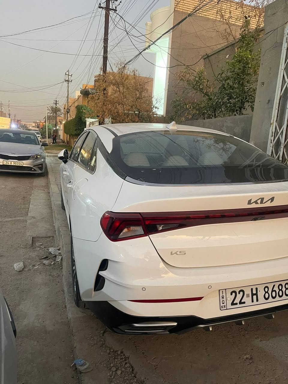 اسلام عليكم

K5 خليجي
 مديل 23
رقم اربيل بسمي
بيها صبغ كلش بصيط موضح بل صوره
فول مواصفات ماعدا بانوراما
كشن جلد
تحكم ستيرن
كشن كهرباء 
شاشه 
كامره
 
السعر202 وبيها مجال
 
***********
