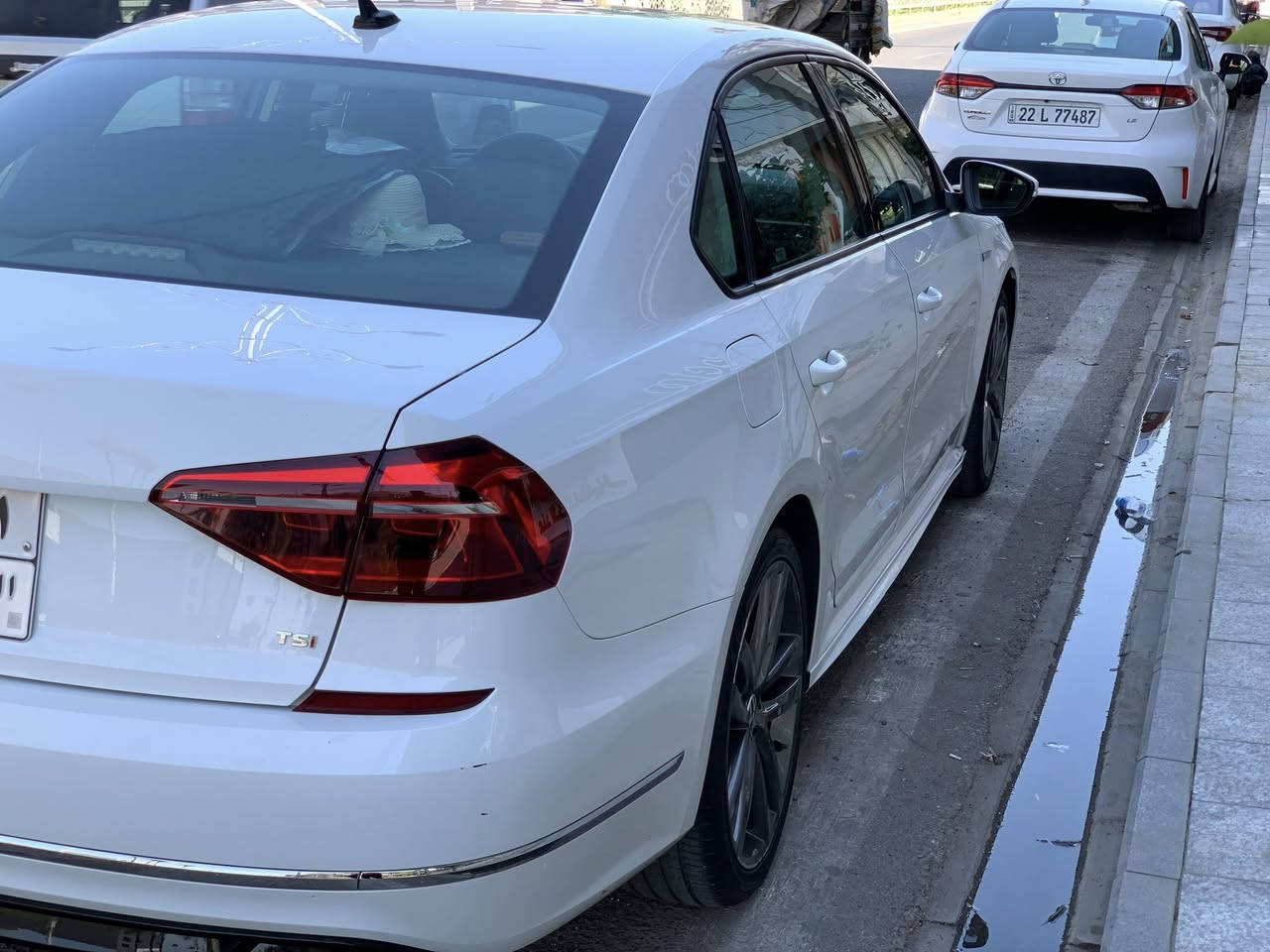 باسات r line 2018 
كلين  سفر شركة هارلم 
مكانين صغار بيها pdr 
سيارة كلش جديدة سيرفس كامل دينا مصرف مابيها 
سعر ١٧٣ وبيها مجال 
***********
***********
