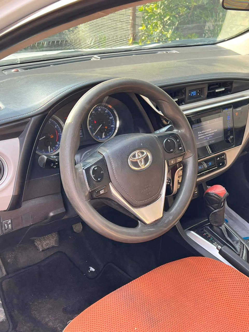 سلام عليكم 
كورلا موديل 2017 
محرك 1800 رقم بغداد جديد 
سياره بدون لا تبديل ولا صبغ فقط شبر بل بنيد 
صور حادث بل منشور مع فيدو 
مواصفات Le شاشا كامره تحكم ستيرن ليت زنون تبريد بيانو صدر جديد تخم تاير جديد تبريد ثلج السعر 145 الرقم *********** مكاني بغداد
