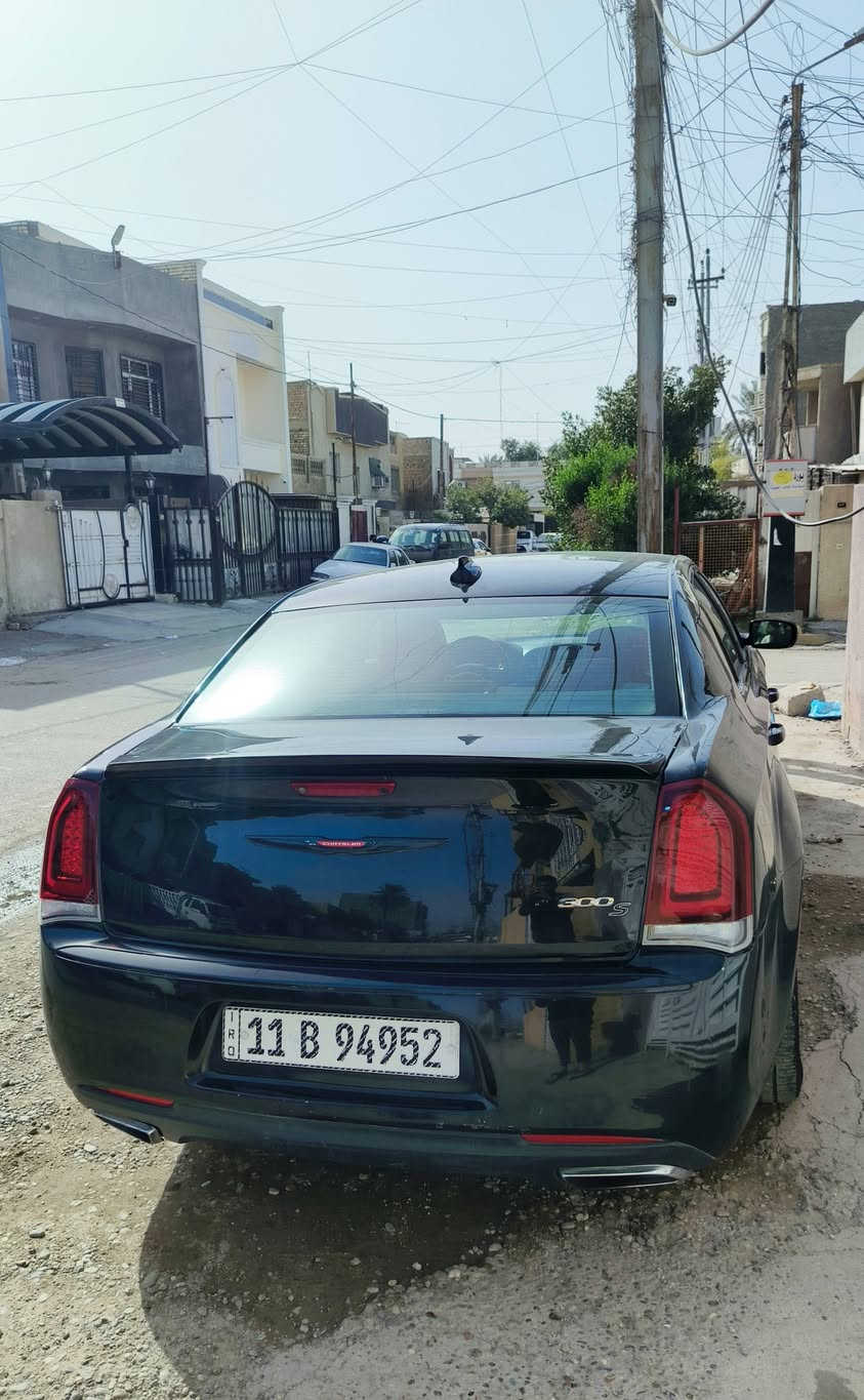 السلام عليكم من رخصة الادمن اوباما 2018 فئة S رقم بغداد ب اسمي تحول ثاني يوم سياره حادث ب امريكا مابيها صار بيها حادث هنا خلفي جاملغات خلفيه 2 واماميه 2 وبنيد صبغ بيها 5 قطع صبغ مواصفات فول بانوراما قطعتين شفتات ستيرن شاشه كار بلي كشنات جلد حضن مواصفات ال S معروفه المكان بغداد الدوره شارع 60 الاتصال ع الرقم ***********
