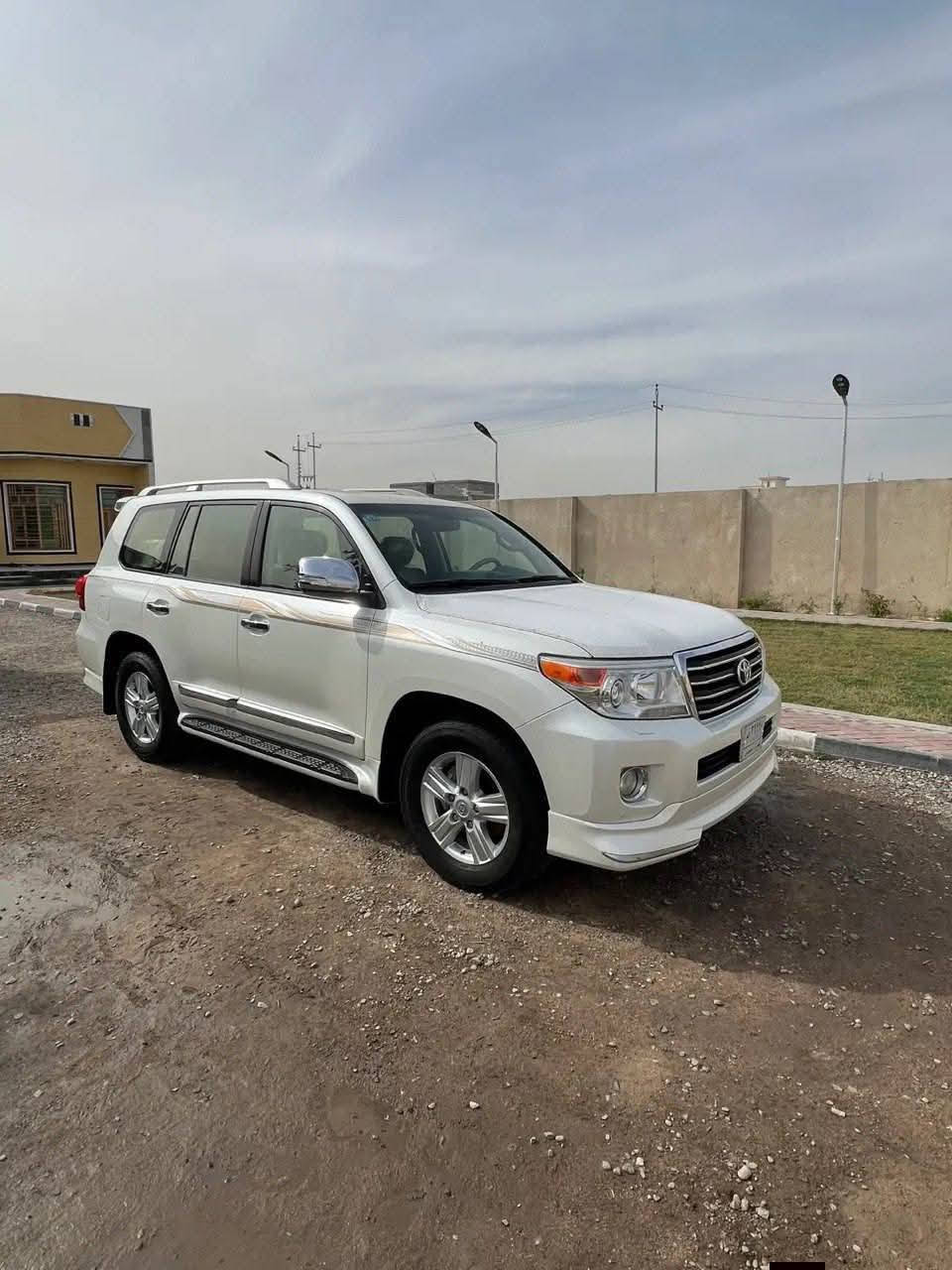 لاندكروز 2015اصل كفاله عامه مكان بصره سعر 388.   &&   ***********
