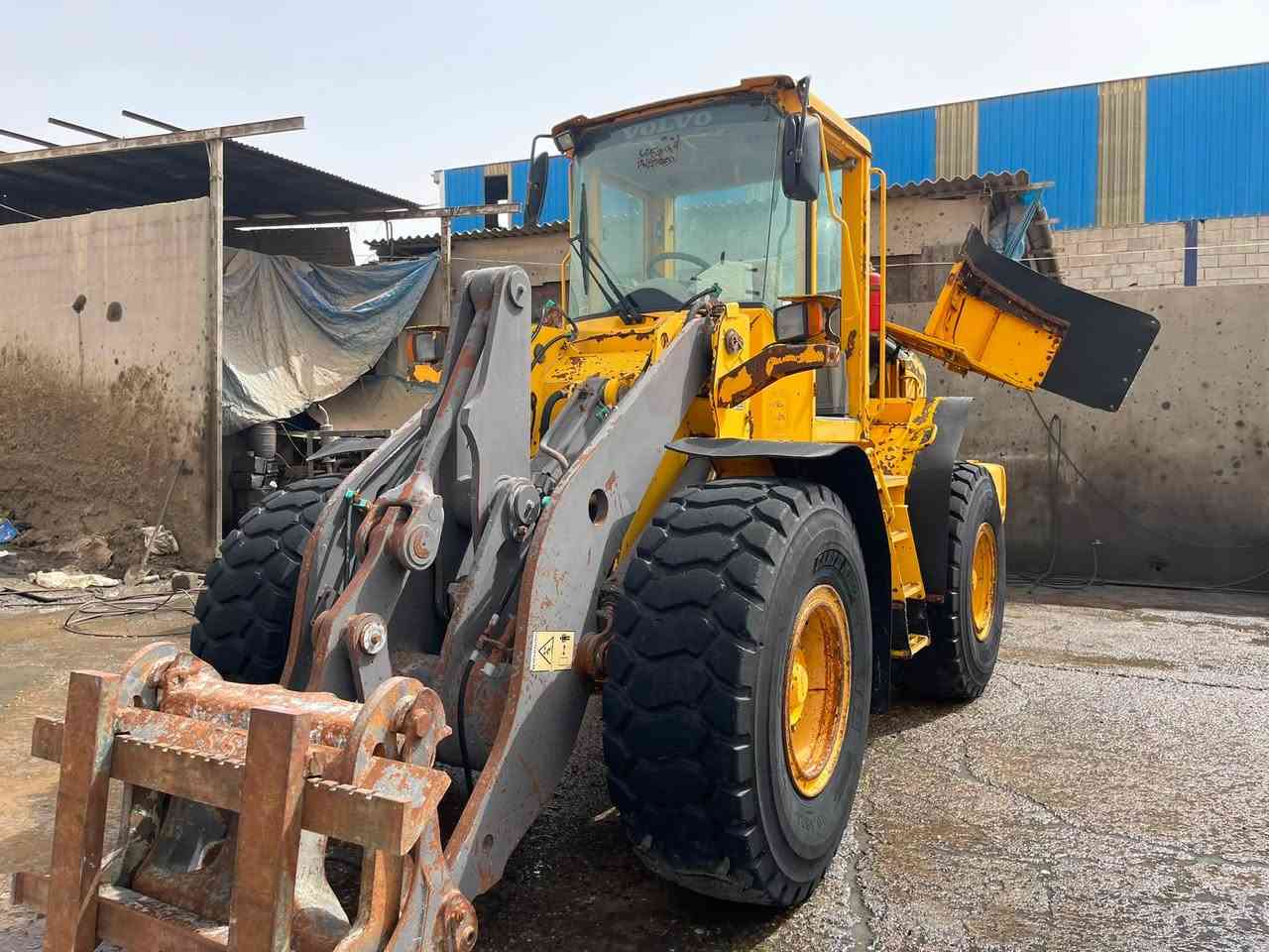 شفال فولفو L90E
موديل2006
دخول جديد 
منفيس بصرا 
مابي سبوخ 
كلو بشرت 
واتساب
كورك*********** 
مكن اربيل
