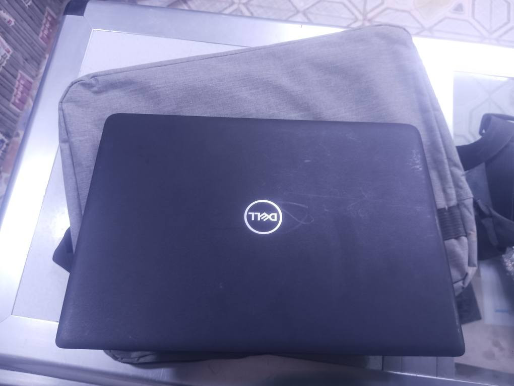 حاسبه للبيع مع اغراضها جنطه وشاحنه وموس الاتصال على هذا الرقم*********** السماوا, المثنى
