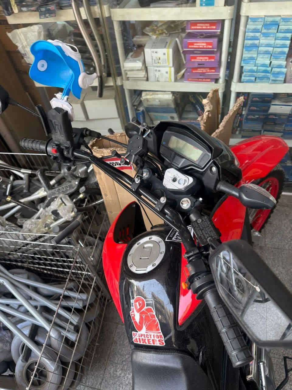 دراجه قفاز لونسن TTR للبيع ماشيه 9000 مكاني جسر ديالى سعر مليون و200
***********
