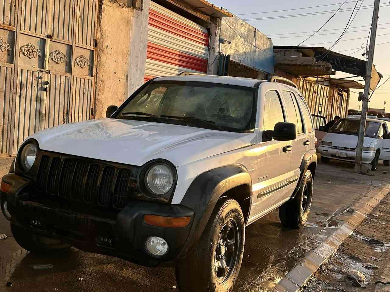 جيب لبرتي للبيع موديل 2004 سياره مال مزاد وزارت دخليه كير مكينته مكفلات 3/700 لا تبخير ولا تنقص  جديده حداديته نص عمر كهربياته كله شغله مصبوغه عام اثر جراد مكفوله من لضربه  من لعيب شرعي مستعجل عله بيعته  سعر 50 وبيهه مجال تواصل خاص او عله رقم ***********
