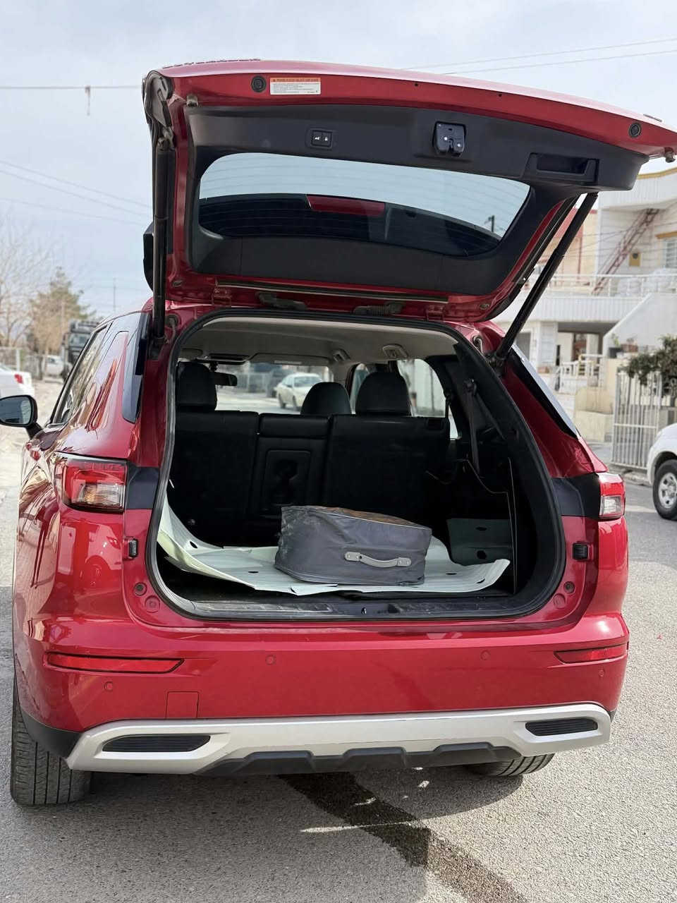 ‏Mitsubishi Outlander 2024
ماشيه 19 الف فقط
حادث فقط بنید بدون دواخل
ایرباك فقط ستیرن 
حجم محرك 4 سلندر 2.5
‏‎المواصفات:
‏‎بصمة تشغيل
‏‎بصمة ابواب
‏‎المرايات شفط 
‏‎سقف بانوراما 
فور ويل 
كشنات تدفه استيرن تدفه
كشنات كهربا
‏Super ALL WHEEL CONTROL
‏‎كاميرات محيطية 
کامیرا خلفیە
‎5 رادار
سياره 7 راكب 
‏‎رادار امامي (تحديد مسار)
‏‎رادار جانبي (نقاط عمياء)
‏‎رادار خلفي (تحذير من الاصطدام)
‏‎تبريد قطعتين لمس
‏‎تحكم وضعيات القيادة...Drive Modes 
صندق جك كهرباء كشنات تدفئة
‏‎تحكمات استيرن
‏‎استيرن تدفئة
‏‎هاند بريك بصمة
‏‎اوتو هولد Auto Hold
‏‎مانع انزلاق+ABS
‏‎شاشة كبيرة لمس
‏‎حساسات خلفية،
‏‎منافذ AUX+USB
📍مكان سياره سليماني 
سياره بدون رقم تترقم شمالي فقط اربيل سليماني دهوك
***********
