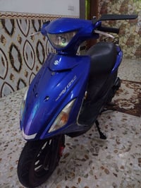 سوزوكي • ادرس • دراجه ناريه • ياباني • سكوتر • V125S • دراجة حديثة • د...