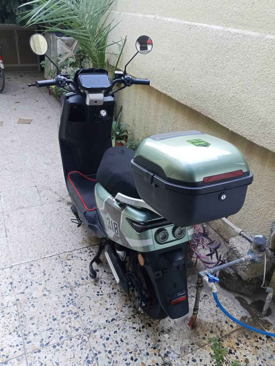 السلام عليكم دراجه شحن للبيع 318 6 بطاريات الشحنه الوحده تمشيك 45 كيلو السرعه الحقيقه 60 السعر 600 الف دبل سويج و دبل بصمه الماطور نضيف حيل


**إذا كنت صاحب هذا الإعلان وتريد حذفه لأي سبب، رجاءا أرسل رسالة إلى الدعم الفني**