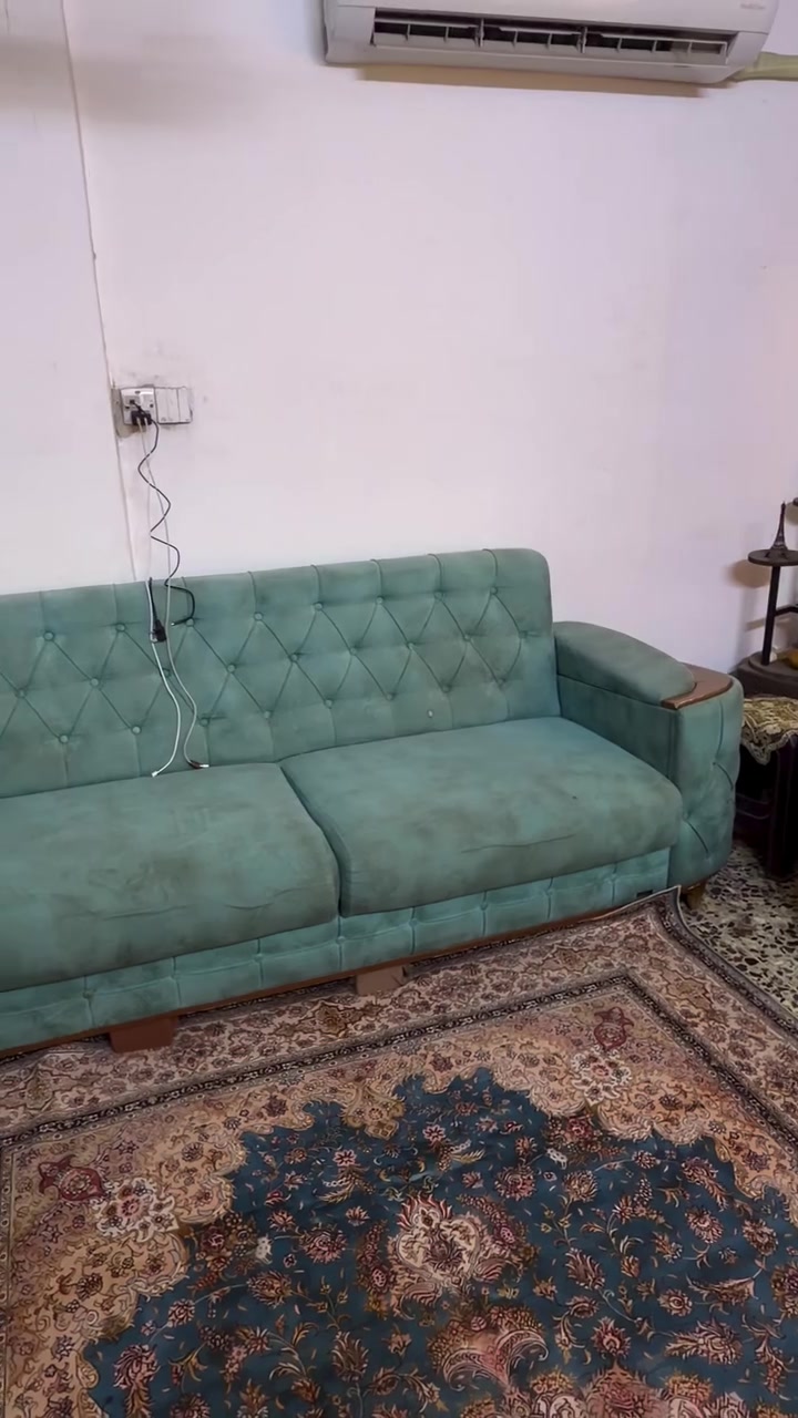 قنفات تركي سرير ومخزن 10 مقاعد نفس الصور
كنتور 6 ابواب وملحق 

ميز طعام مع 6 كراسي يحتاجلهن شد 

المكان حي اور 
الخاص موجود


**إذا كنت صاحب هذا الإعلان وتريد حذفه لأي سبب، رجاءا أرسل رسالة إلى الدعم الفني**