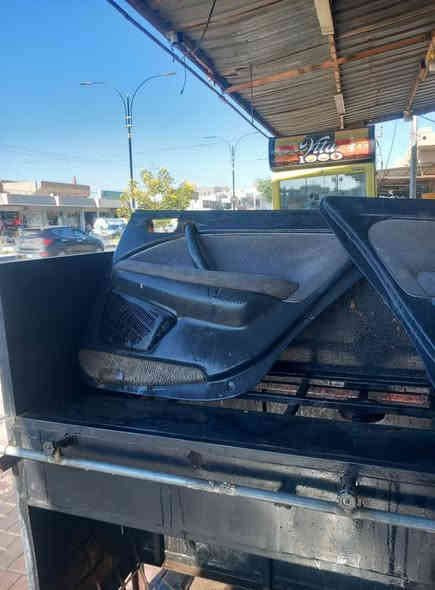 بطاين مال راس الثور مع بك لايت خلفي عدد ٣ للبيع قرب محلات حجي عدنان ابو التايرات يم حجي علاء  رقم الهاتف ***********
