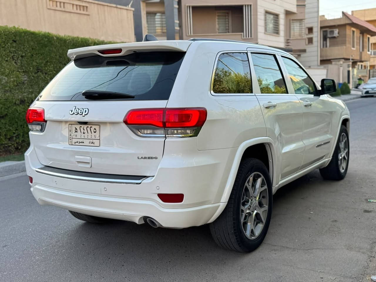 *********** جديده جدااً 
جيب لاريدو 2017 امريكي صبغ جاملغ امامي سونار موجود 
فول عده فتحه 
شاشه وكامره
تبريد قطعتين
فول تحكمات سترين 
ماشيه  تقريبا  ٧٠ ميل 
شفتات
حساسات خلفيه
رادار  خلفي  
كير ومحرك نضيفات
لد امامي خلفي
غرفتها جديده
تخم تاير جديد
صدرها جديد امامي خلفي 
مابيها نقص سياره جاهزه 
تحويل ثاني يوم
العنوان الاعظميه
السعر  مناسب 
اتصال فقط مكلف بالنشر واتس اب 
***********
