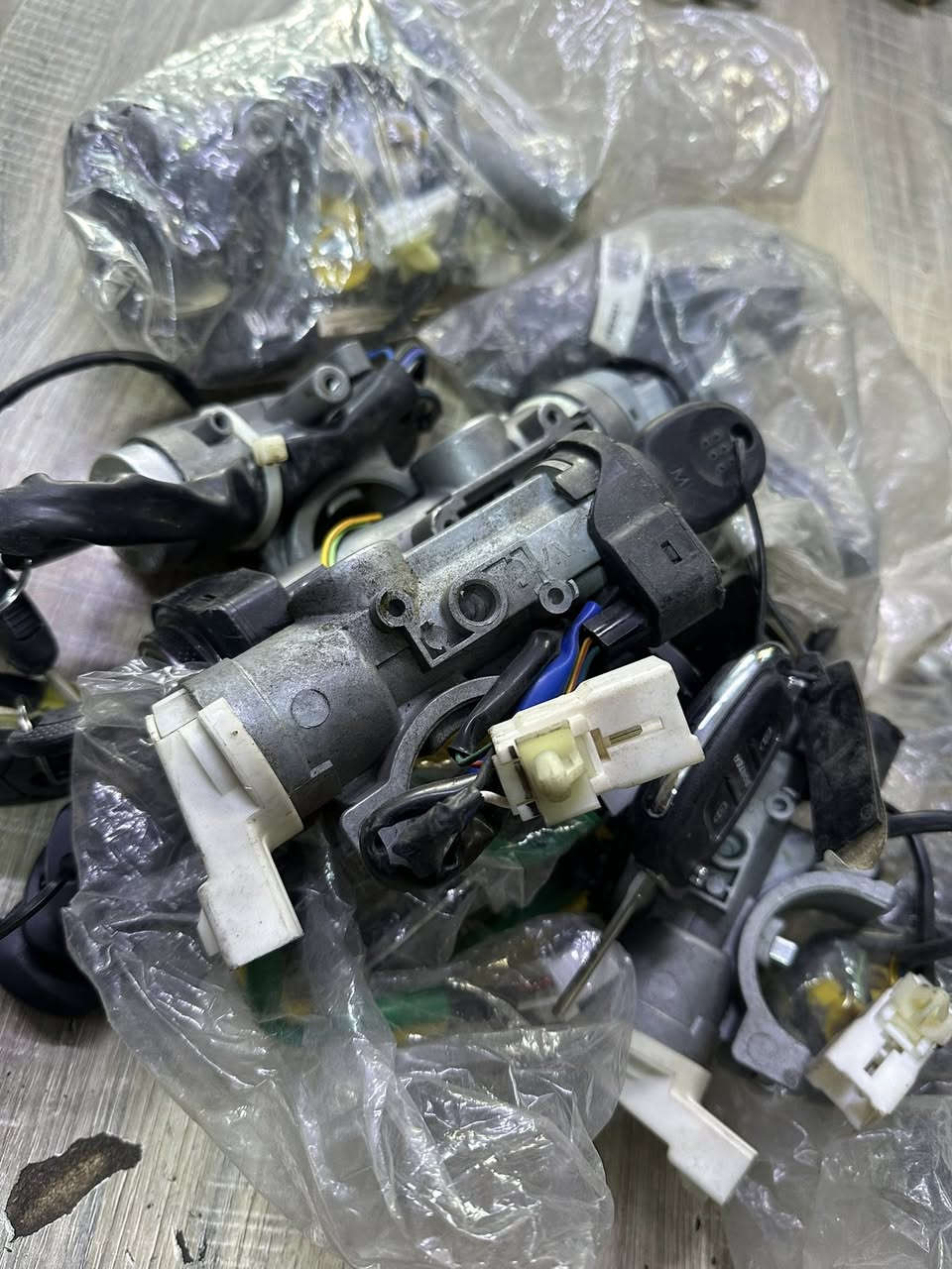 سلام عليكم حبايب وصلت عندي وجبه جوزات كوري وكاله موبز جمله عنوان البياع *********** كميه مشكل
