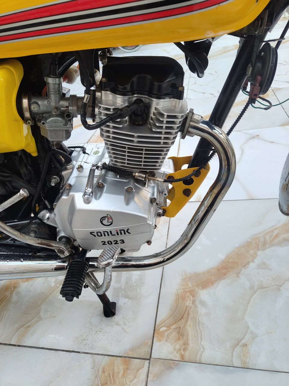 سلام عليكم شباب دراجة  لبيع موديل 23مكفوله من كلشي  مكان ابوصخير وكيله العارضي كهرابياته كله شغاله السعر 950وبيه مجال


**إذا كنت صاحب هذا الإعلان وتريد حذفه لأي سبب، رجاءا أرسل رسالة إلى الدعم الفني**