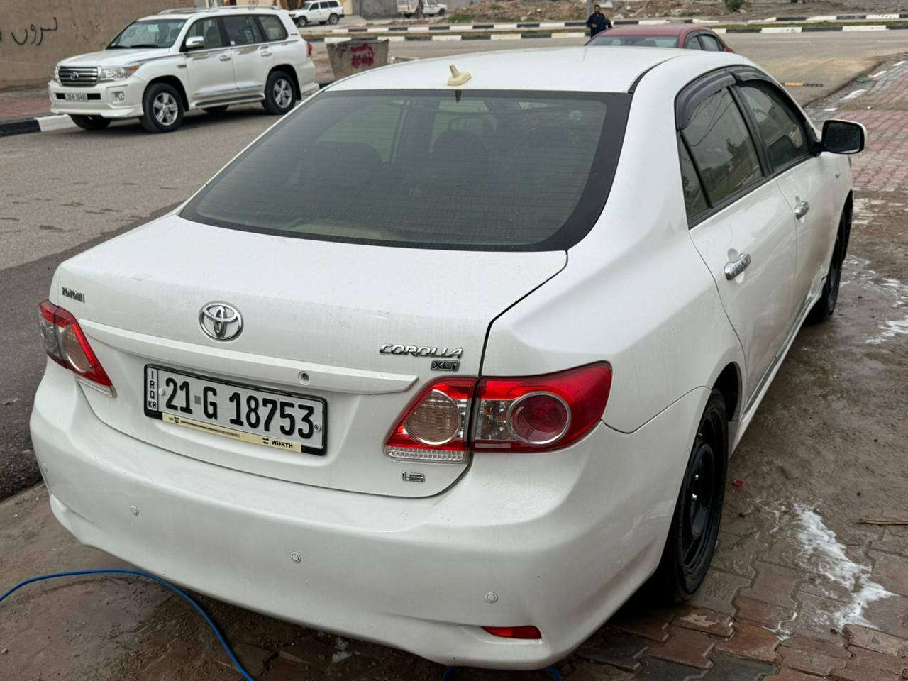 سلام عليكم كورلا موديل 2013 للبيع فقط 
رقم سليمانيه دولي باسمي سنويا حديد 
مكينه وكير جدد تخم تاير جديد صدر جديد باتري جديد كهربائيات كلها شغاله داخل جديد مابيها اي نقص تبريد ثلج مسجل شاشه تاب كامره خلفيه مال جناي ربع مذنب عليها سعر 115 وبيها مجال مكاني ديالى جلولاء رقم 
‏‪***********‬‏
