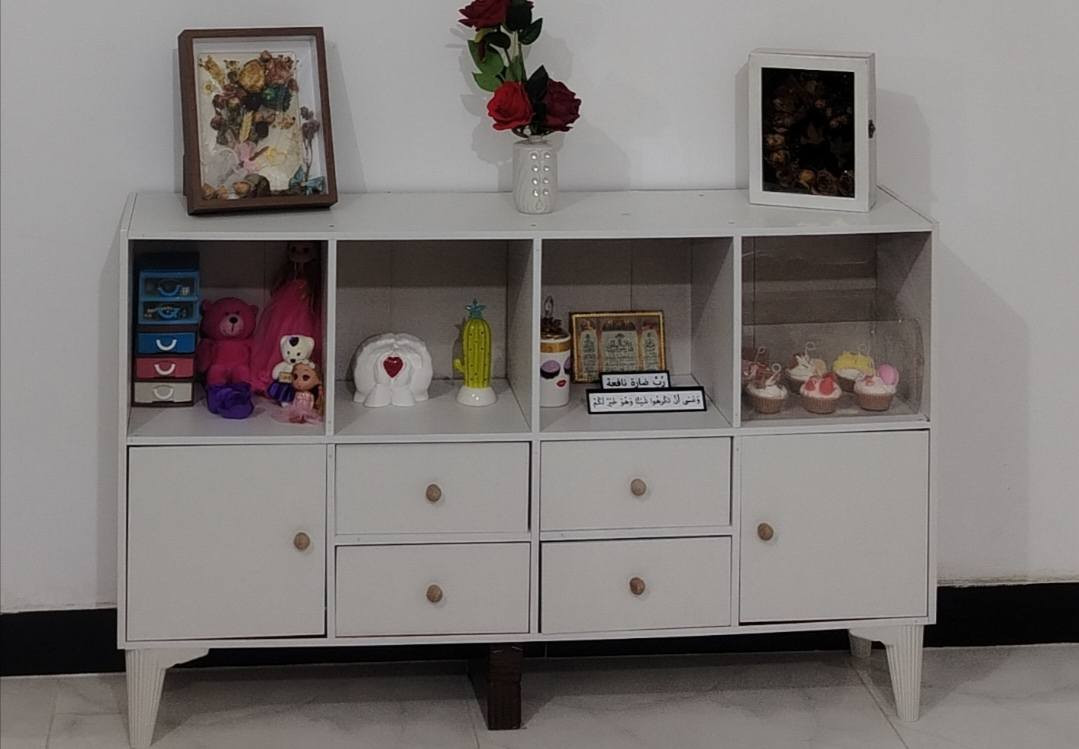 كنتور نظيف جدا ب ١٥٠
جرباية خشب نفر نفس هاي الصورة ٣٥
والميز الأبيض ٤٠


**إذا كنت صاحب هذا الإعلان وتريد حذفه لأي سبب، رجاءا أرسل رسالة إلى الدعم الفني**