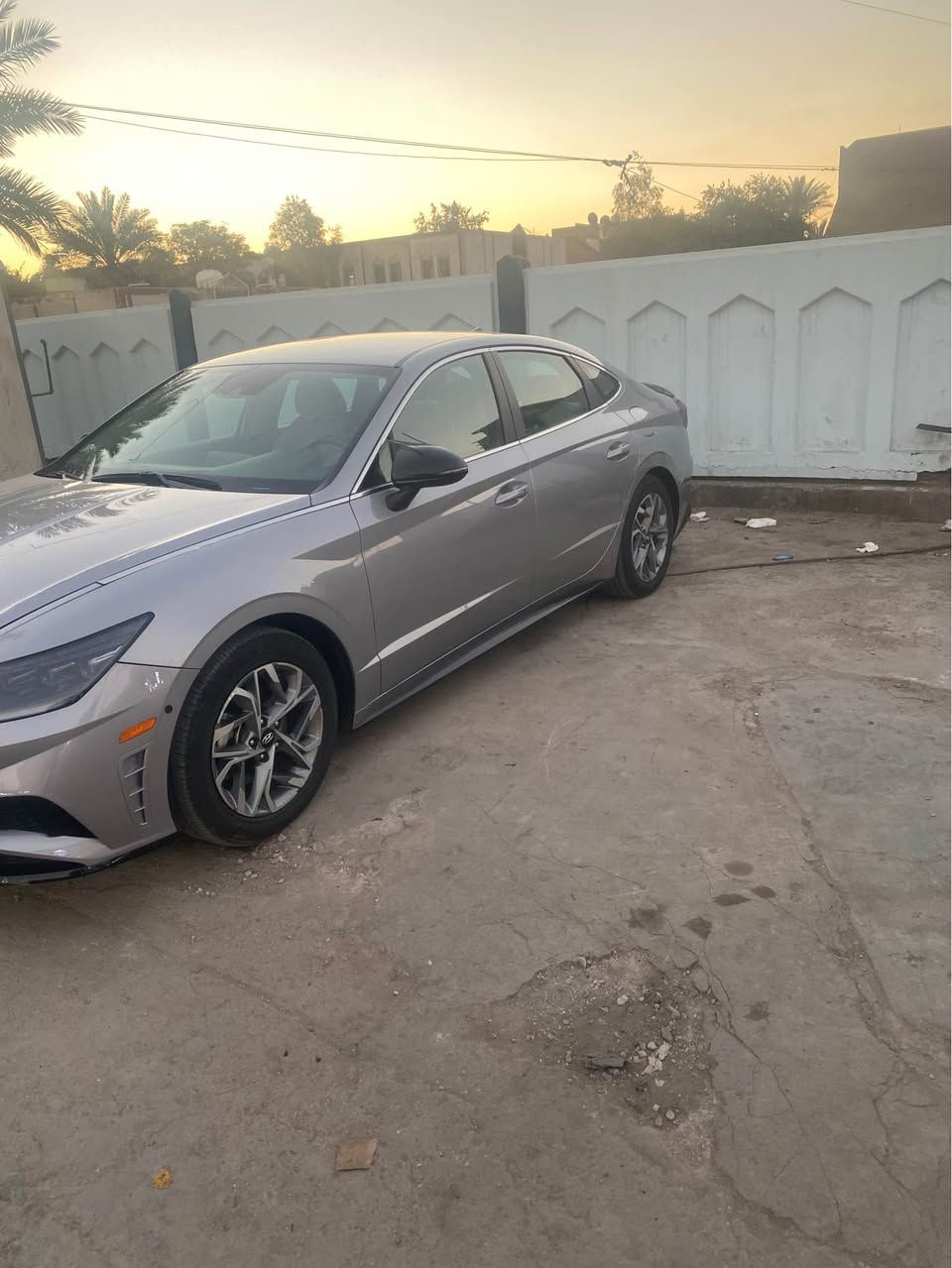 هواندي سوناتا 2023
ماشية 31
رقم بغداد
رادر خلفي امامي
حساسات
رادار جانبي
كاميرا خلفيه دوار
كشن السائق كهرباء
داخل بيجي
تشغيل عن بعد
السياره كفاله من تبديل ضربه فقط جنطه وراجعه ع البارد
*********** بغداد, العراق
