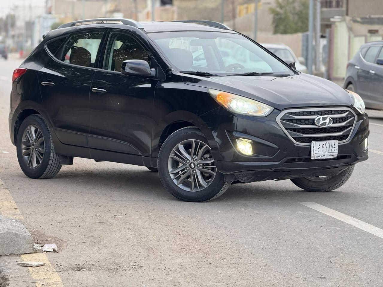 السلام عليكم
توسان 2015 وارد امريكي بيها قطعة صبغ واحدة فقط بدون دواخل  الباقي (كفالة عامة ) مكينة كير خير من الله لاتنقيص ولا تبخير رقم بغداد سنوية ل28 كشنات كهرباء كشنات تدفئة تبريد تحكمات ستيرن +مانع انزلاق+نضام يكو اقتصاد بانزين تخم تاير تخم ويل واضح تبريد منضومة جديدة كاملة مكملة من كلشي منضومة لايت زينون  السيارة حلوة ونضيفة بل واقع احله من الصور 

السعر 125 وبيها مجاال بسيط
مكاني واسط الصويرة 
***********
