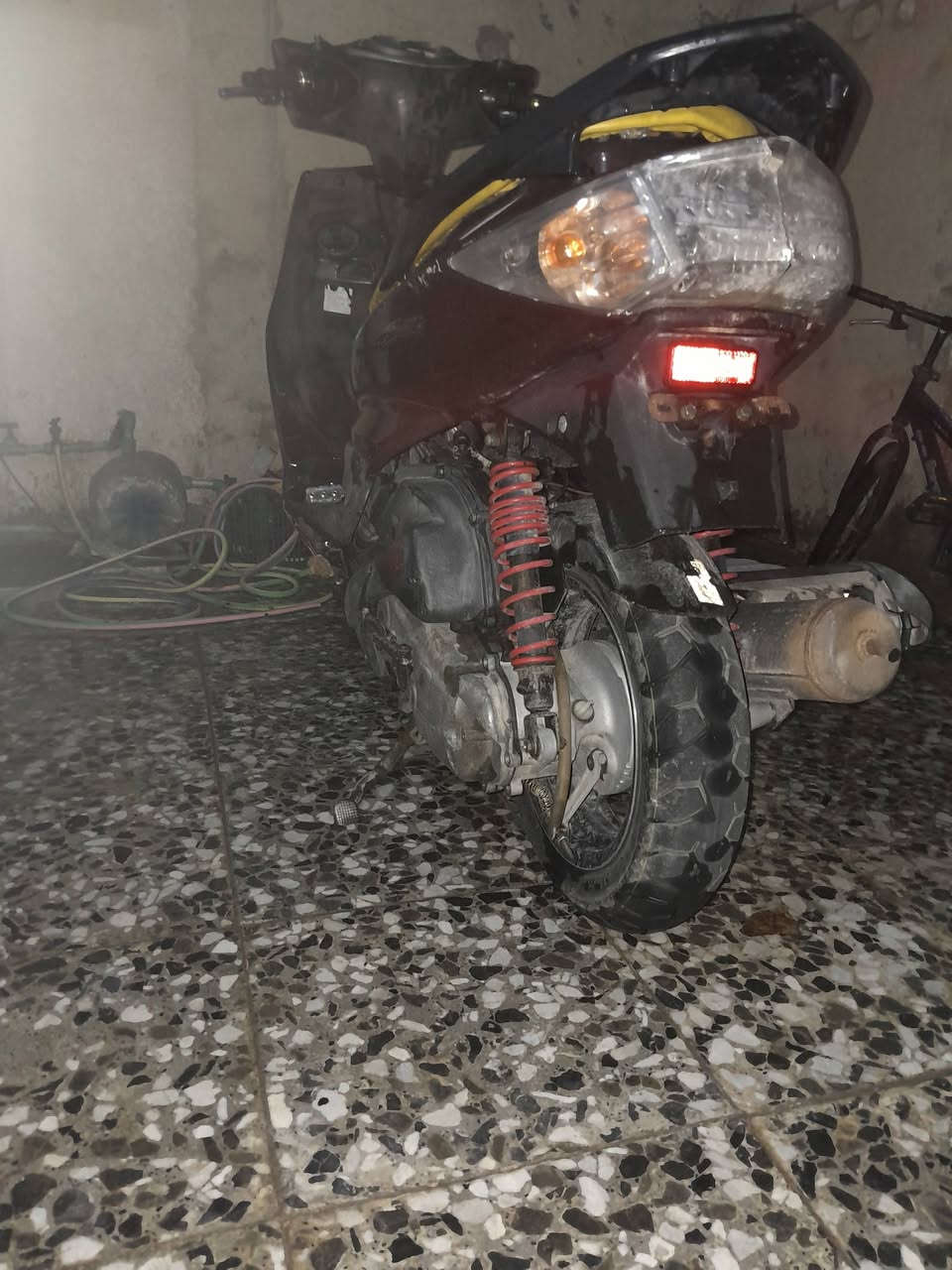 سلام عليكم دراجة سكنز فحل كابريتر بيهة صوت بل تفيلس مامئثر ٣٥٠ بغداد الحسينية ***********
