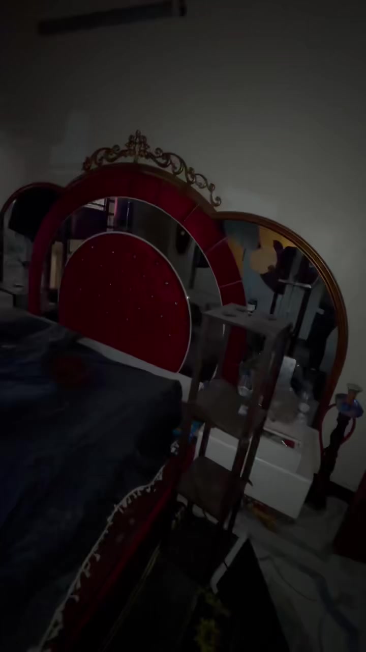 لبيع غرفه نوم او ثلاجه او مكيف لبيع مكاني بغداد قيم او اخذ رقمي ***********
