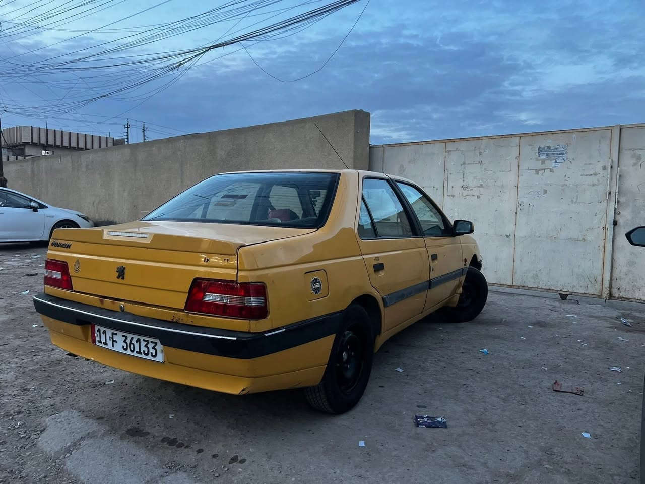 السلام عليكم
بيجو لميس2016 

السياره كير مكينه خير من الله 

جديده ونضيفه مامشتغل بيهه تكسي اروح لدوام بيهه وارجع

بيهه بارد يم الصندوك وطخات خفيفه تجي تكلب وتشوف

ماشيه 137

بيهه ملاحظه الكيجات غلط فقط والباقي كله جاهز وكامل 

مكاني بغداد العبيدي 

الرقم/***********
فقط وتساب 

السعر 45 وبيها مجال بسيط
