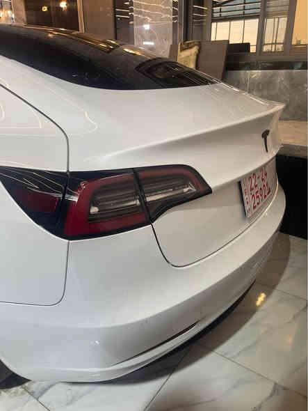 تیسلا ٣ مودیل ٢٠٢٢ ماشيه ١٨ الف مايل فول مواصفات بیها بس جملغ سایق صبغ بدون دواخل سعر ١٩٠$ورقة مجال بسيط.

هاتف واتسئاب *********** موصل
