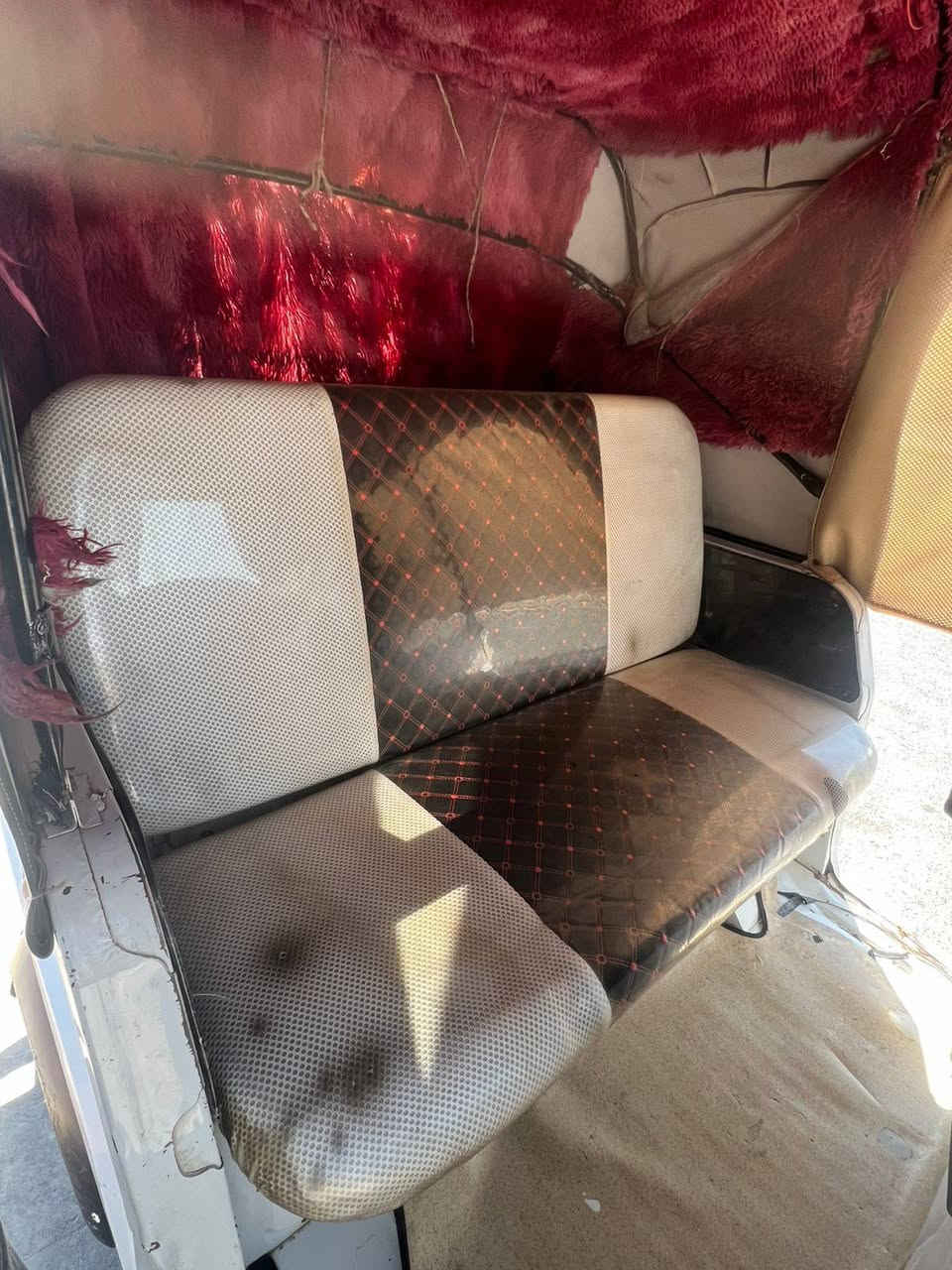 سلام عليكم بيع مستعجل بياجو البيع المكان واسط قضاء الحي رقم ***********
