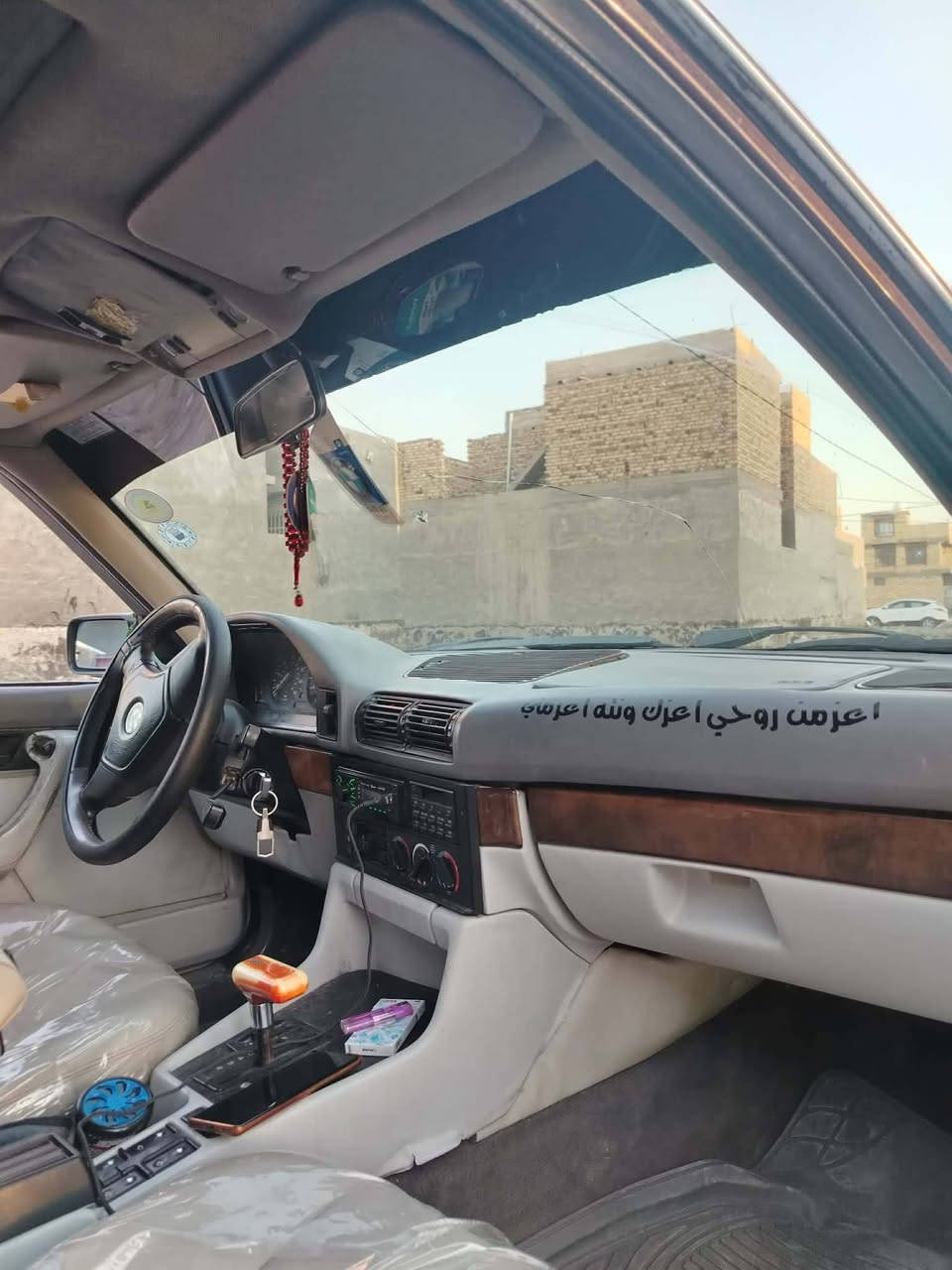 سلام عليكم من رخصت مدير الكروب المحترم بي ام 525 اصل بليته وسنويه مسكر عدله رقم الجديد صاله شهر من ترقمت سياره بسمي تريد تحويل تريد وكاله هزه جديده حداديه جديده تخم تاير جديد كهربايات كلها شغاله داخل جلد كشنات كهرباء تبريد قتعتين كير مكينه مكفولات سياره مكفوله من ضربه فقط صبغ جماليه سياره مال جناي جاهزه ترايك وين ميعجبك مكان سياره حله السعر ٧٥وبيه مجال ***********
